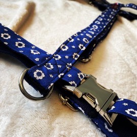 Harnais pour chien Milord taille L sangle nylon bleue et tissus 100% coton fleuris bleu, made in france by pawm