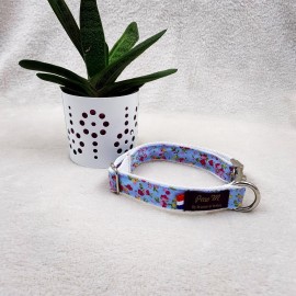 Collier pour chien Lily taille S, Tissu fleuris, boucles en métal, sangle polypropylène blanche, Made In France by Pawm